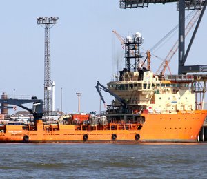 Toisa Valiant in Port of Bremerhaven (NSO project)
